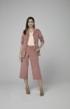 Blazer feminino alongado em veludo cotelê da Malwee.