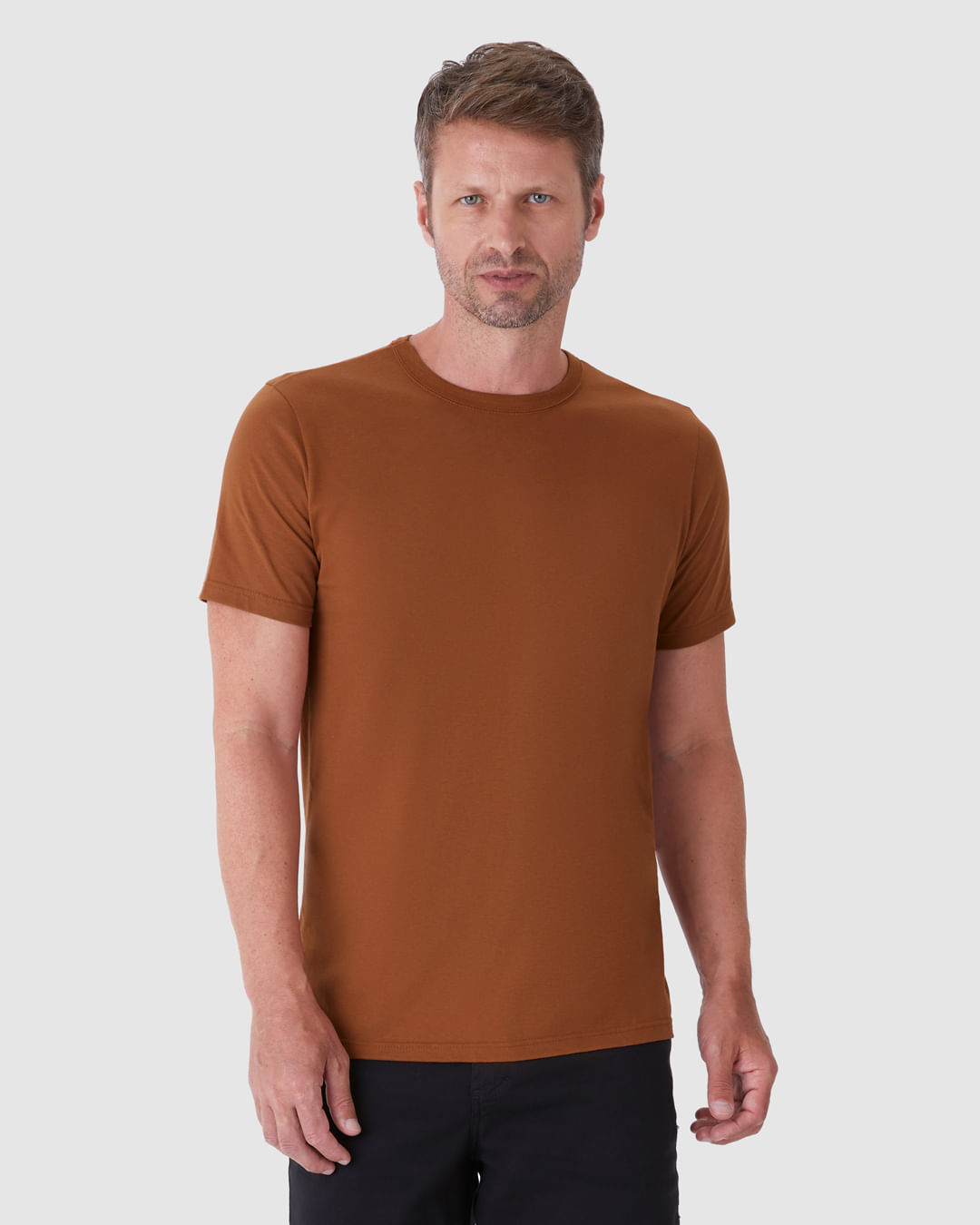 Camiseta Essencial Masculina Slim Decote Redondo Em Algodão - Marrom - PP