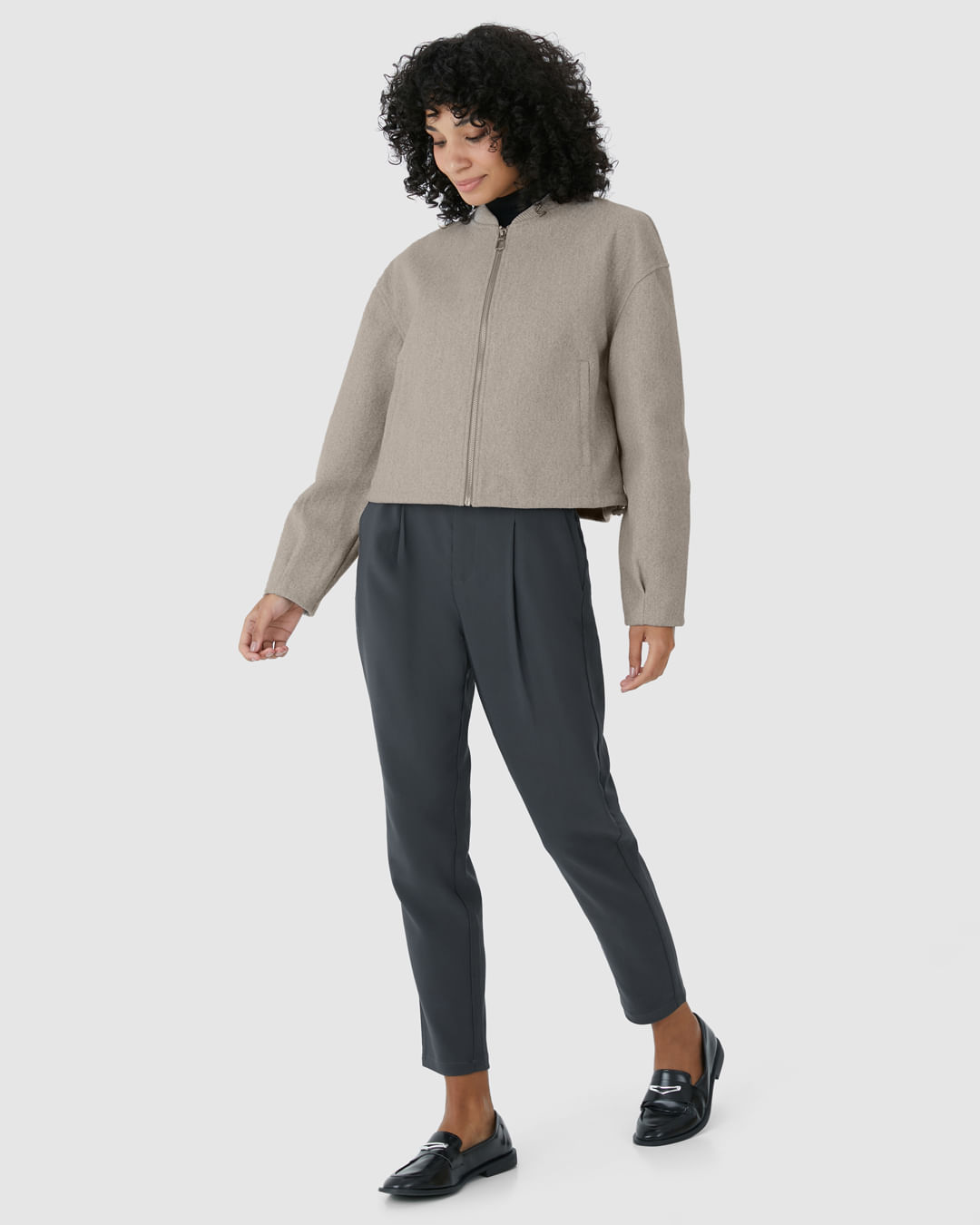 Jaqueta Feminina Bomber Bolso Funcional E Barra Com Regulagem Em Lã - Imagem 7