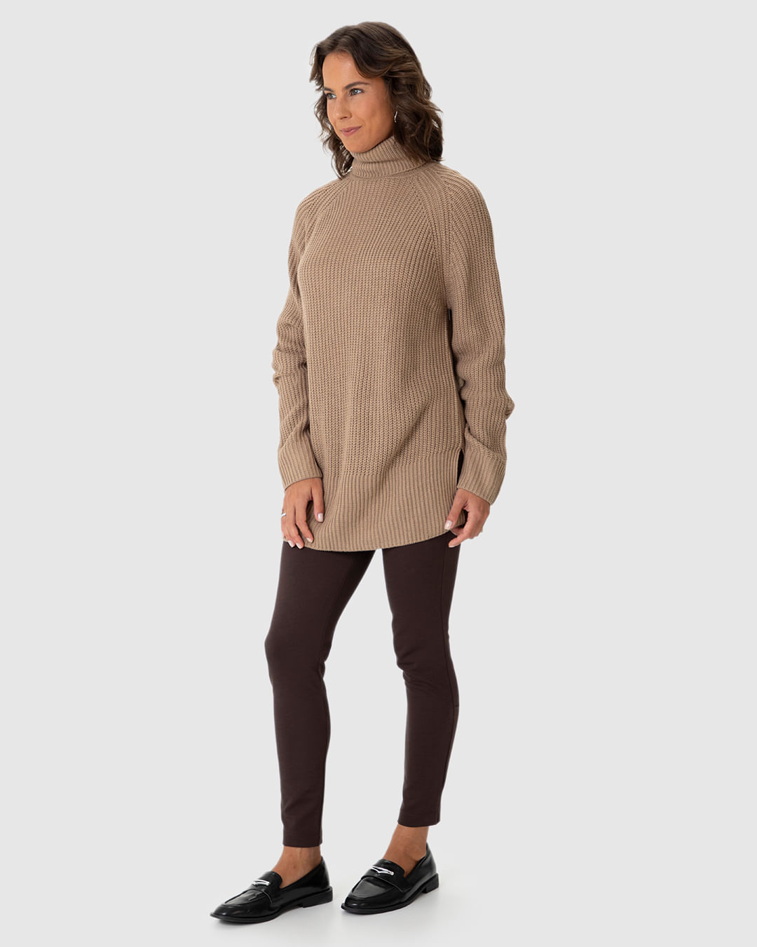 Blusão Feminino Gola Alta Fenda Lateral Em Tricô - Imagem 17