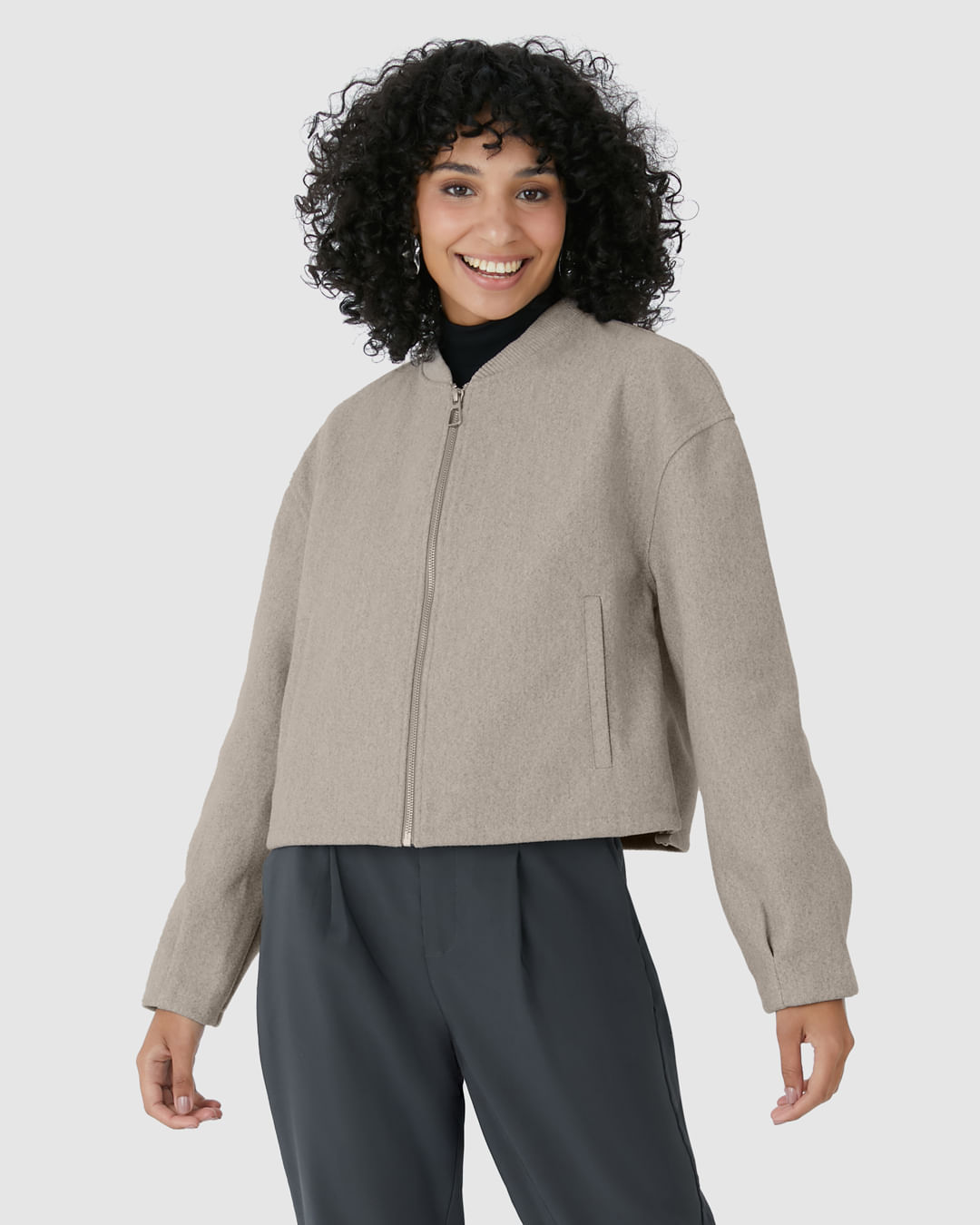 Jaqueta Feminina Bomber Bolso Funcional E Barra Com Regulagem Em Lã - Imagem 9