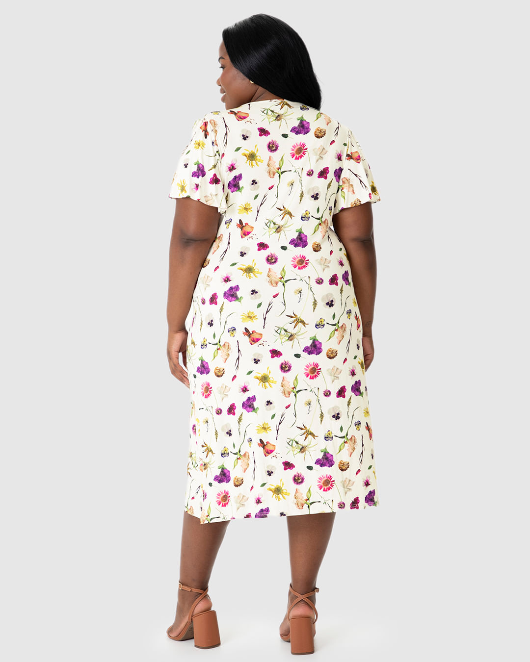 Vestido Midi Feminino Plus Size Fenda Lateral Em Malha Viscolinho Stretch - Imagem 15