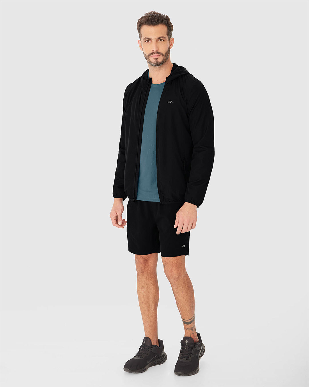 Jaqueta Corta Vento Masculina Com Capuz Em Tafetá - ENFIM - Imagem 9