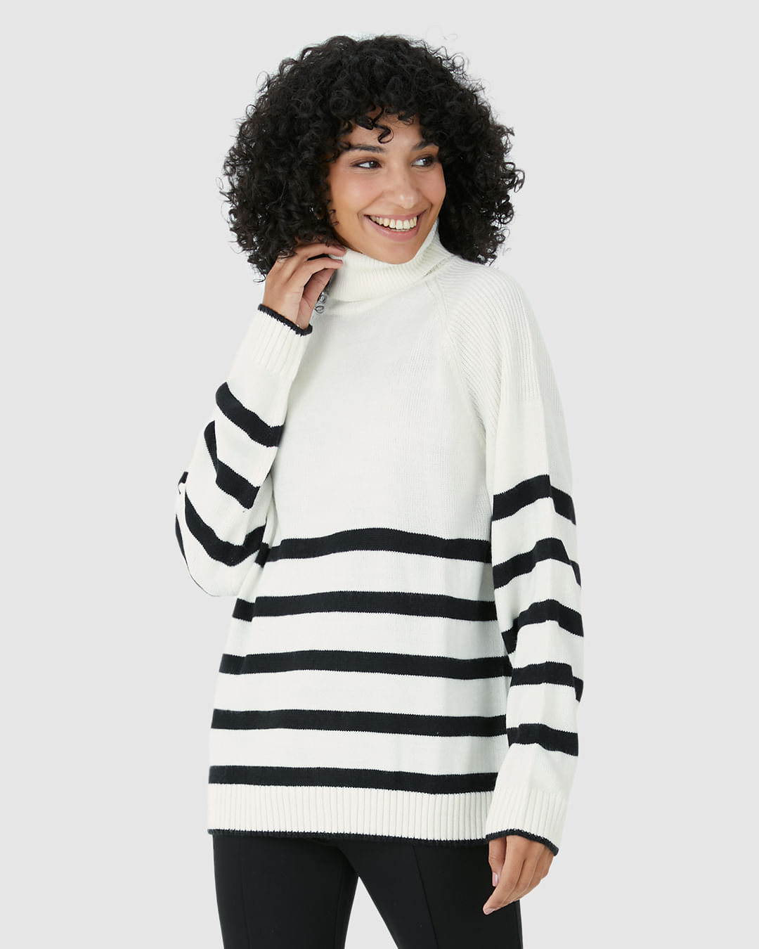 Suéter Feminino Longo Gola Alta Listrado Em Tricô
