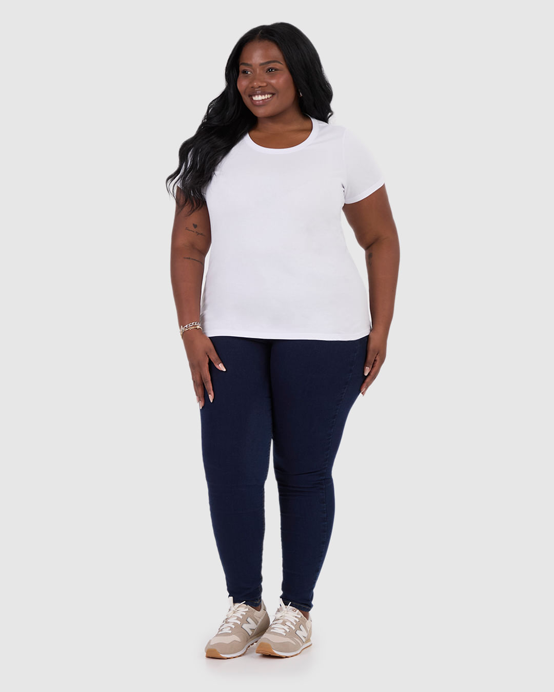 Blusa Básica Feminina Plus Size Decote Redondo Em Algodão - Imagem 21