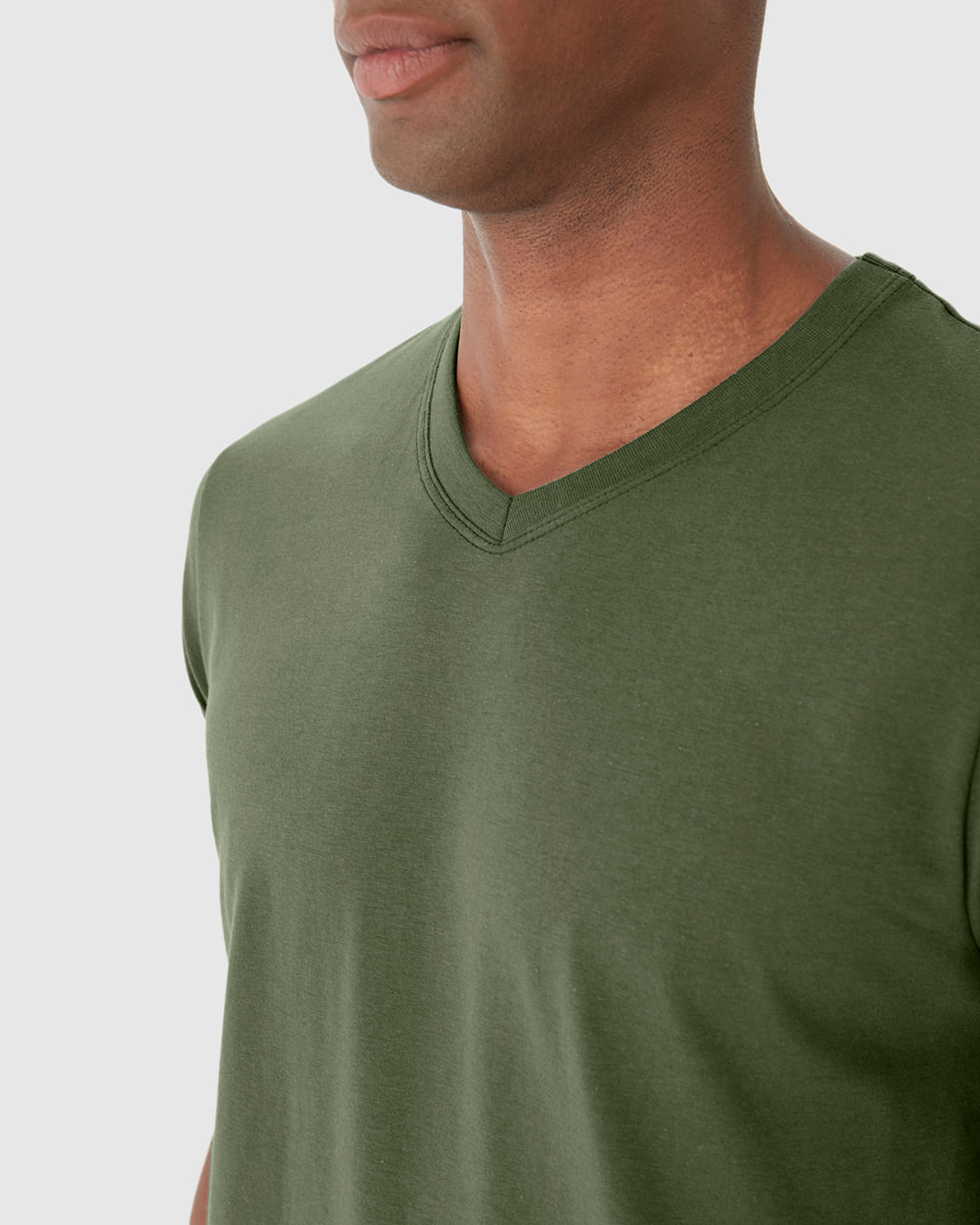 Camiseta Básica Masculina Gola V Em Algodão - Imagem 13