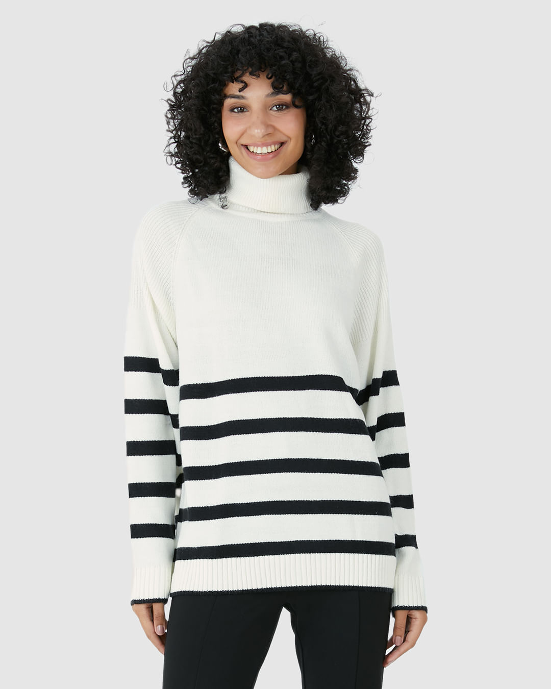 Suéter Feminino Longo Gola Alta Listrado Em Tricô - Imagem 9