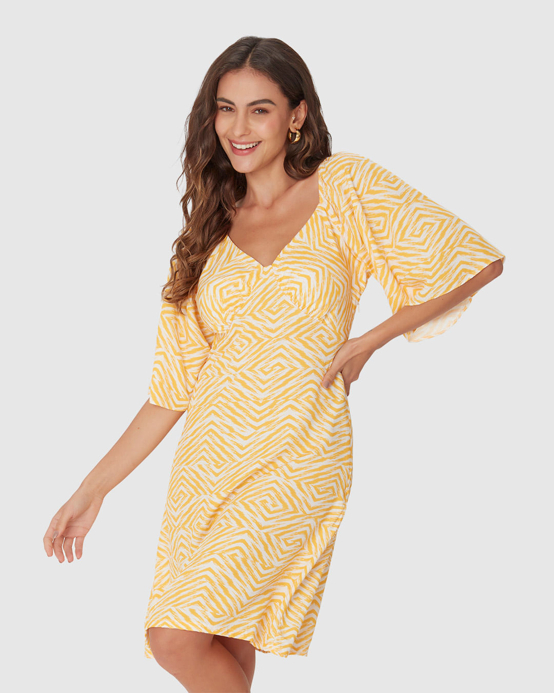 Vestido Feminino Evasê Decote V Manga Curta Em Viscose