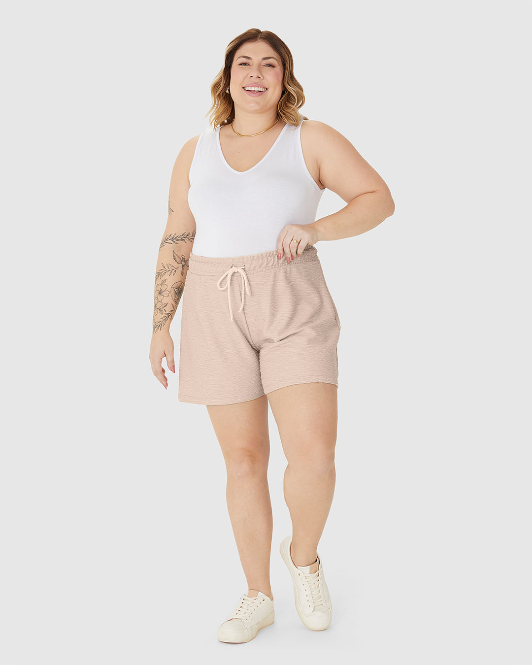 Shorts Feminino Plus Size Cadarço Frontal Em Moletom Texturizado