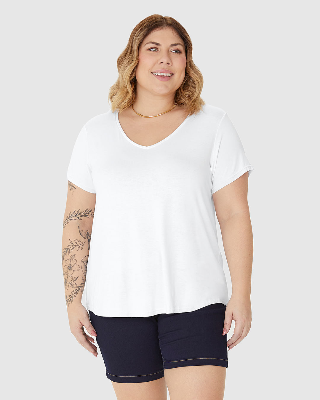 Blusa Feminina Plus Size Decote V Barra Mullet Em Viscose Stretch - Imagem 21
