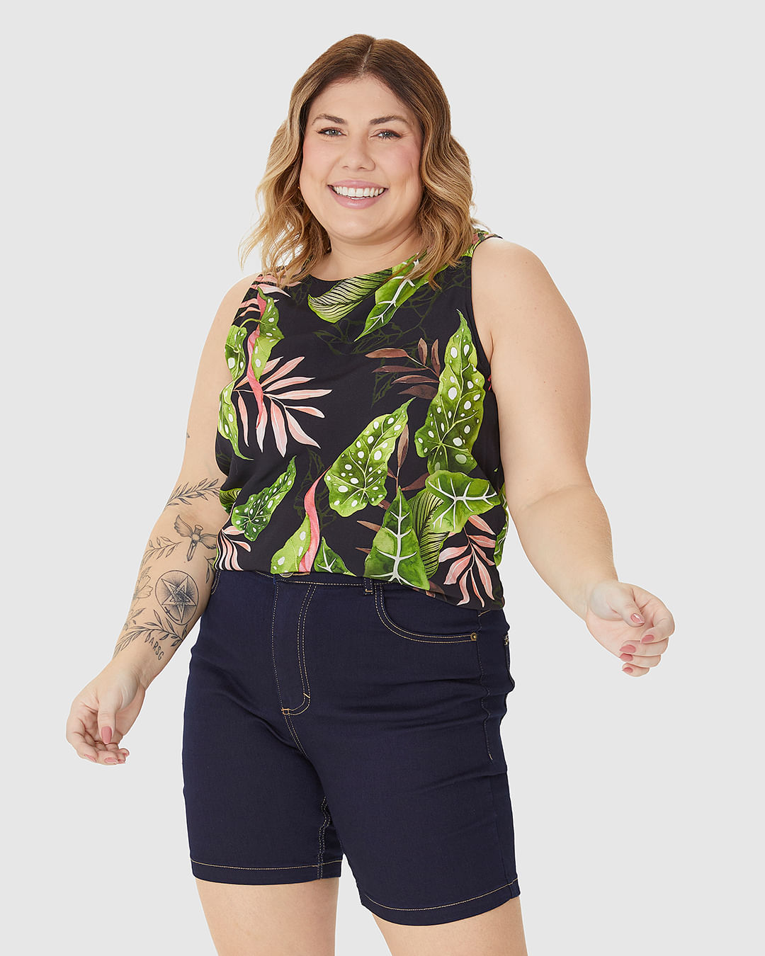 Regata Cropped Feminina Plus Size Estampada Em Viscose - Imagem 21