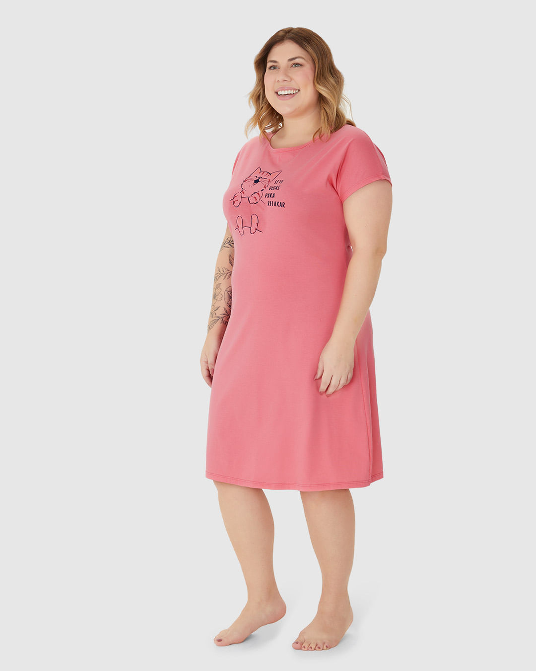 Camisola Feminina Plus Size Estampa Frontal Em Algodão - Imagem 17