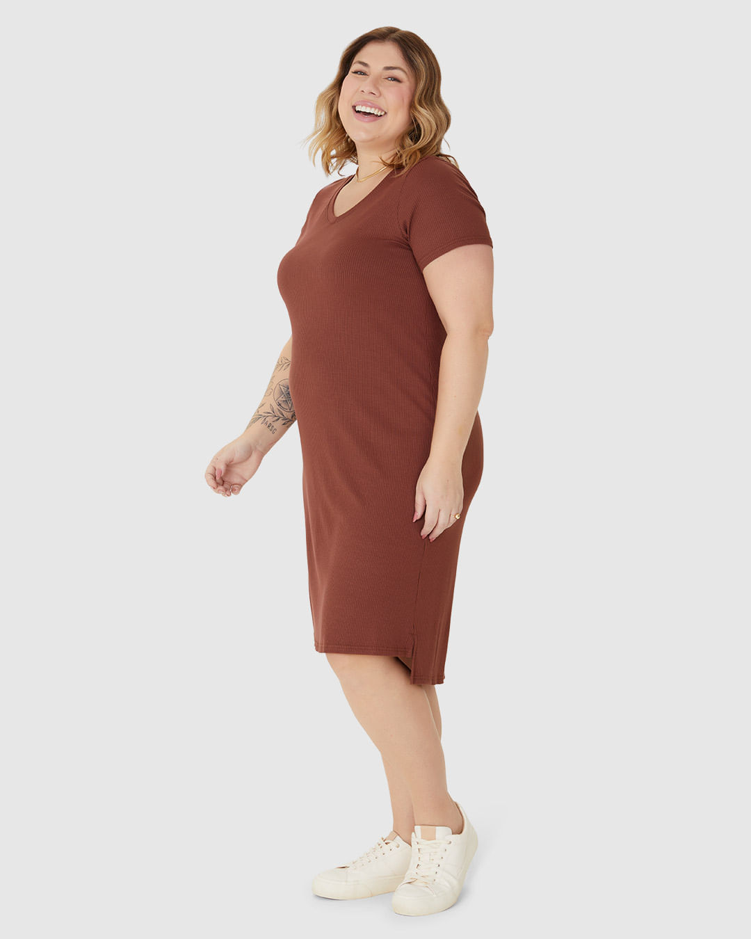 Vestido Feminino Plus Size Decote V Fenda Lateral Em Malha Viscose Canelada - Imagem 12