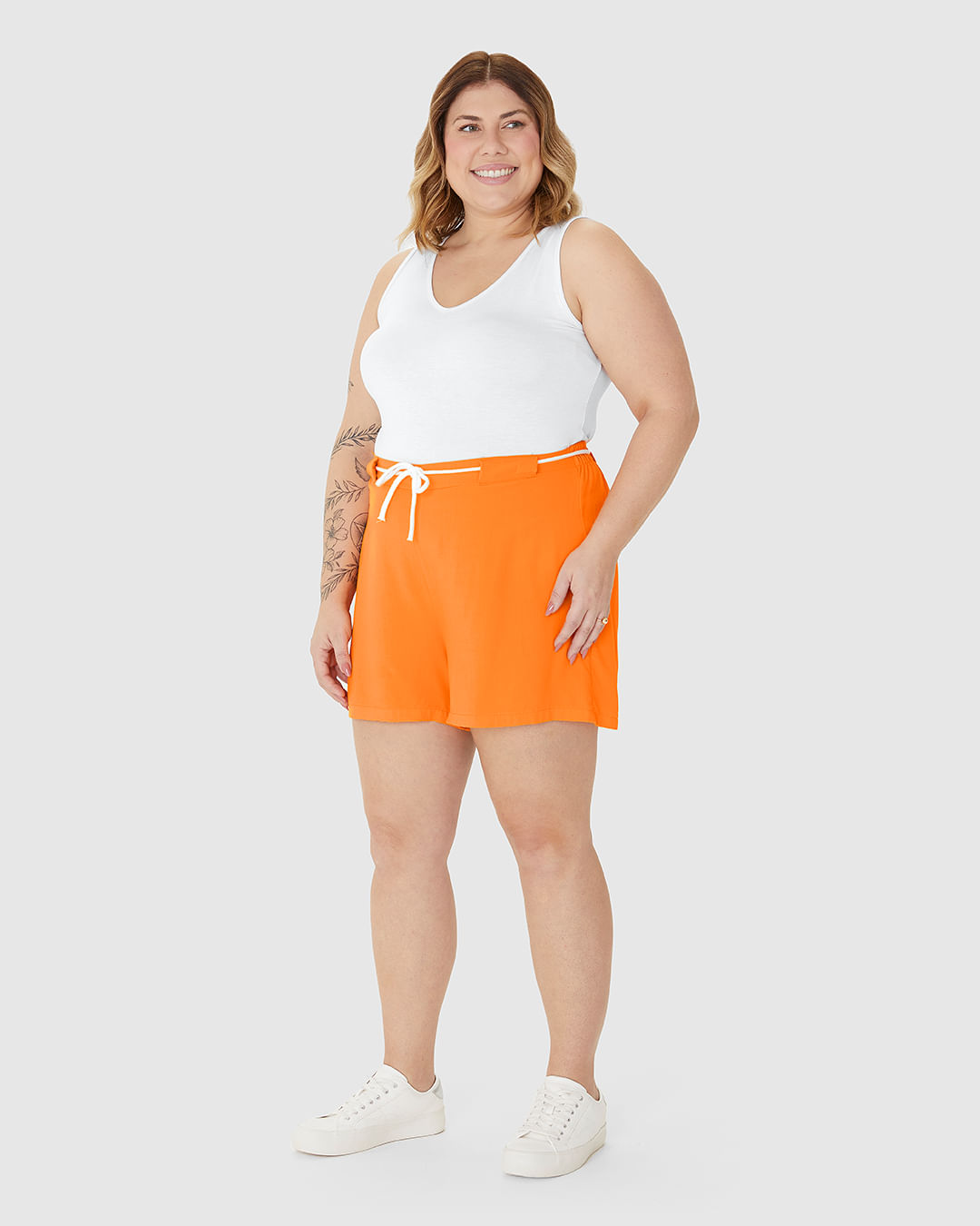 Shorts Feminino Plus Size Cadarço Frontal Em Viscose - Imagem 17