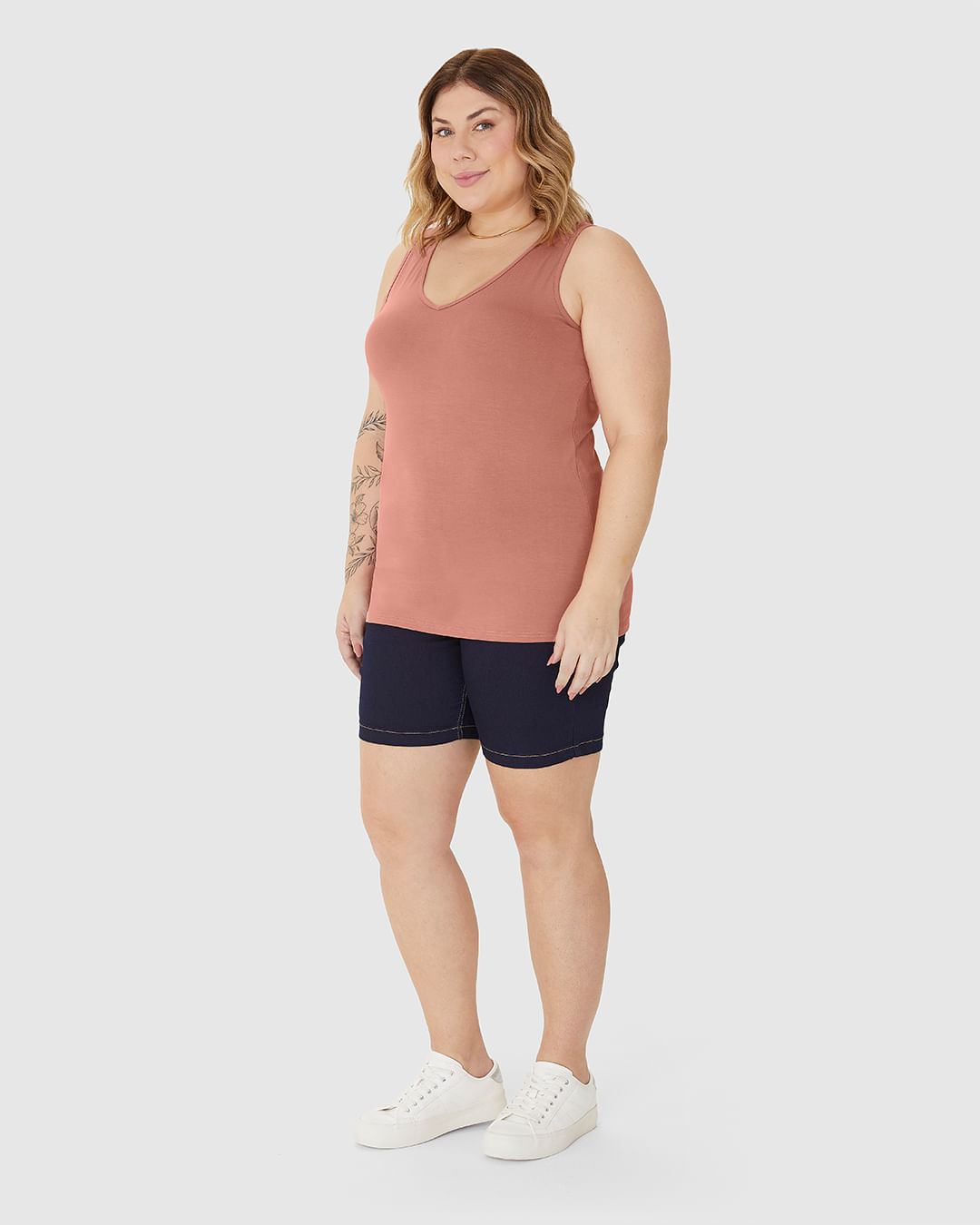Regata Feminina Plus Size Decote V Alça Larga Em Viscose Stretch - Imagem 22