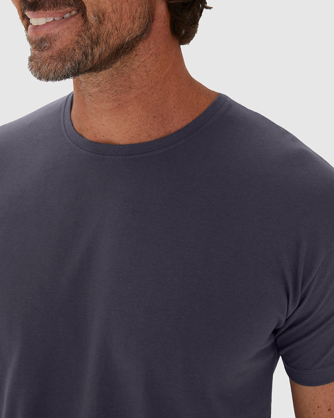 Camiseta Básica Masculina Decote Redondo Manga Curta Em Algodão Pima - Imagem 3