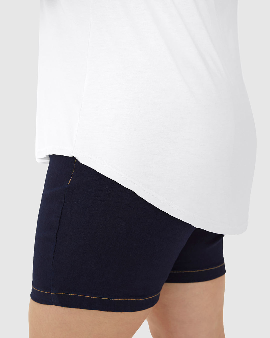 Blusa Feminina Plus Size Decote V Barra Mullet Em Viscose Stretch - Imagem 23