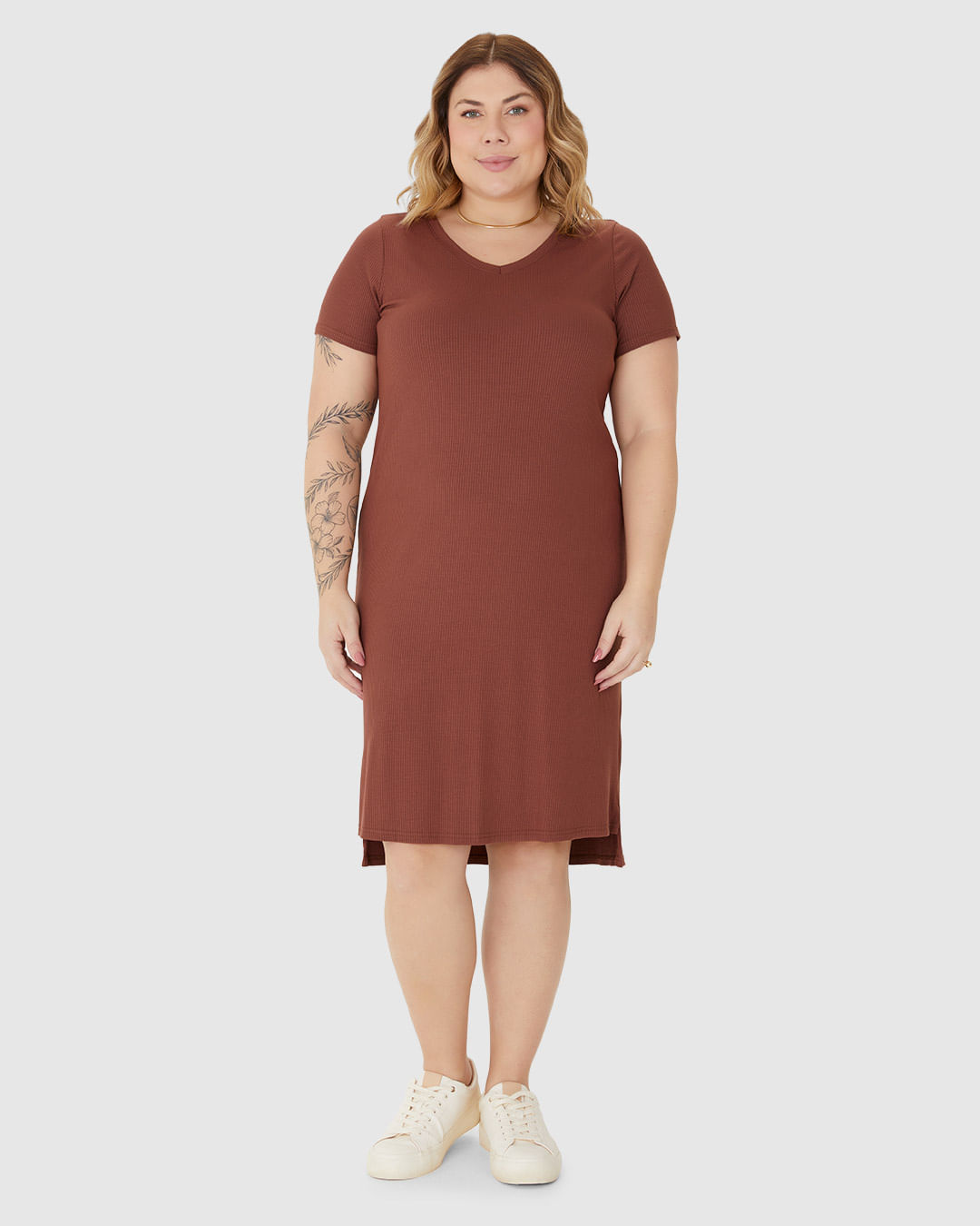 Vestido Feminino Plus Size Decote V Fenda Lateral Em Malha Viscose Canelada - Imagem 9