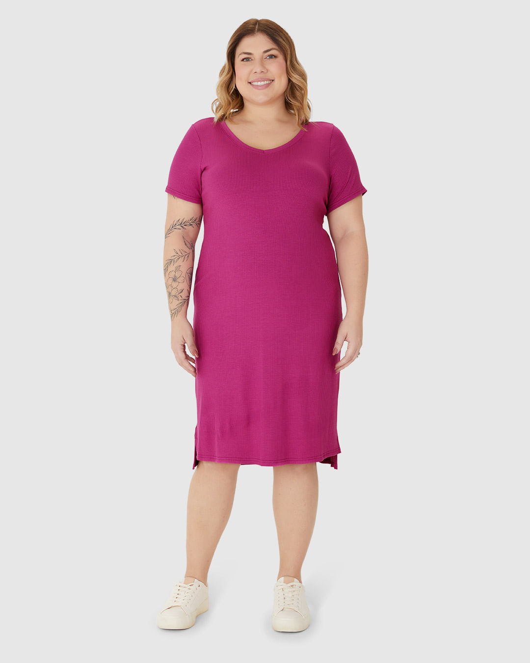 Vestido Feminino Plus Size Decote V Fenda Lateral Em Malha Viscose Canelada - Imagem 4