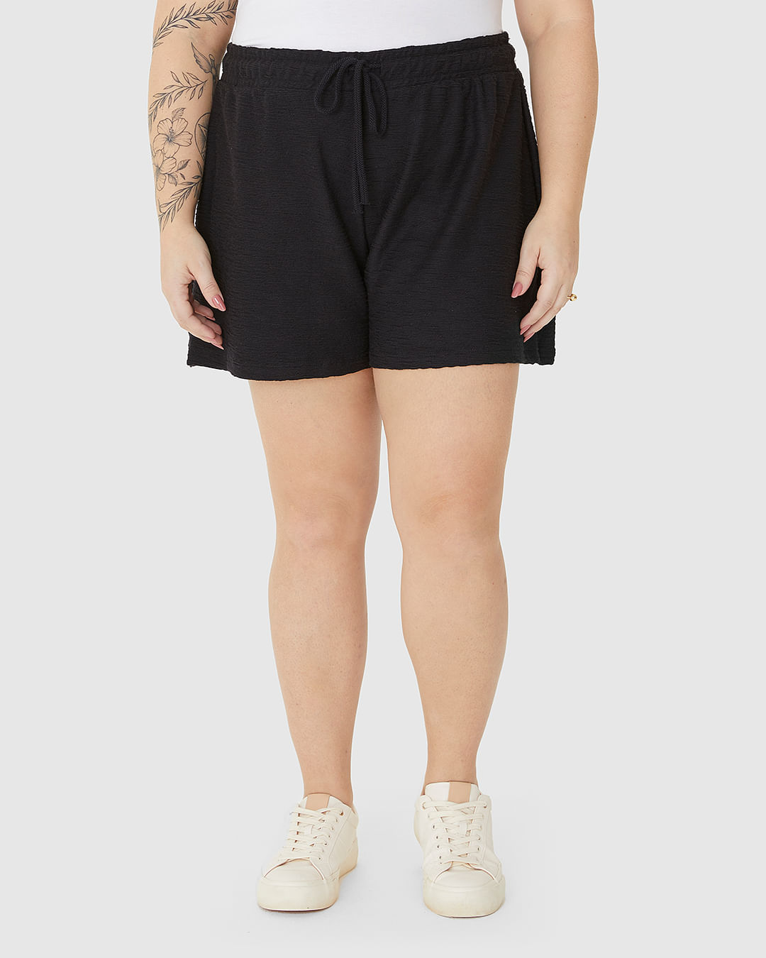 Shorts Feminino Plus Size Cadarço Frontal Em Moletom Texturizado - Imagem 24