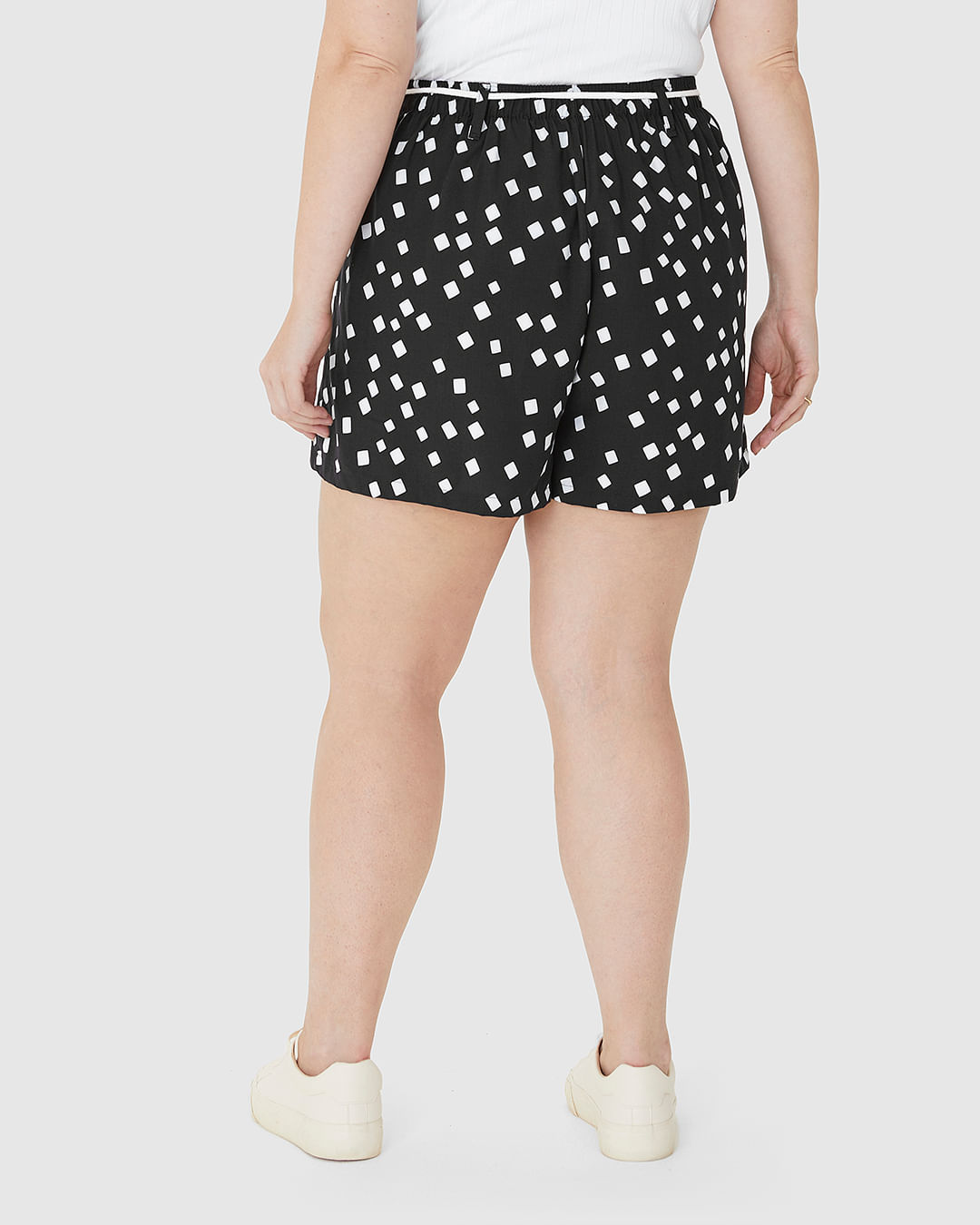 Shorts Feminino Plus Size Cadarço Frontal Estampado Em Viscose - Imagem 20