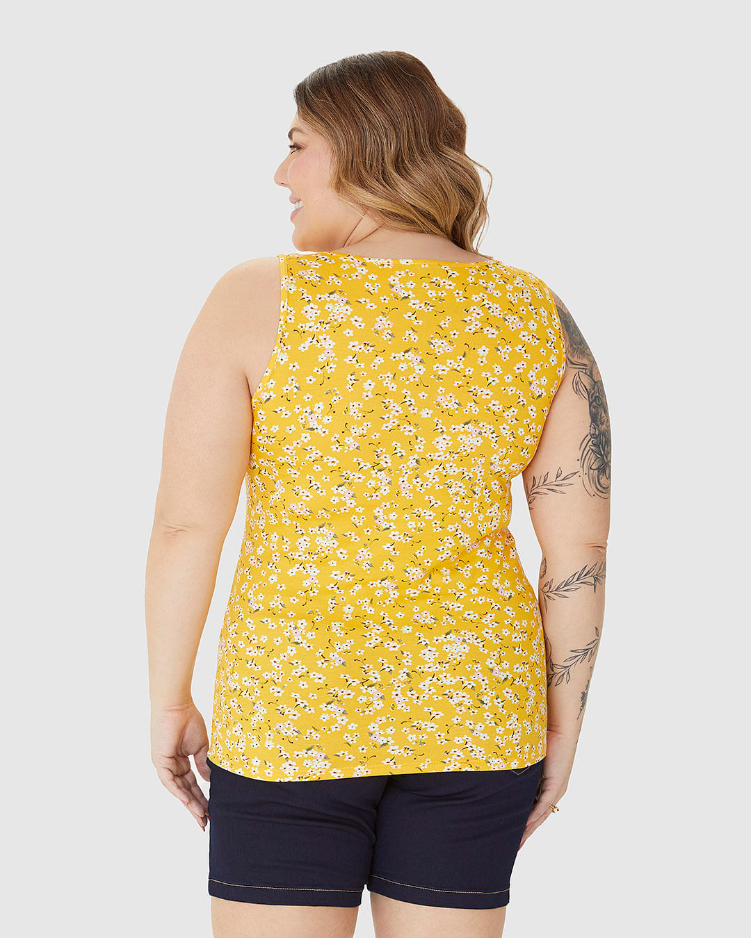 Regata Feminina Plus Size Decote V Alça Larga Em Viscose Stretch - Imagem 25