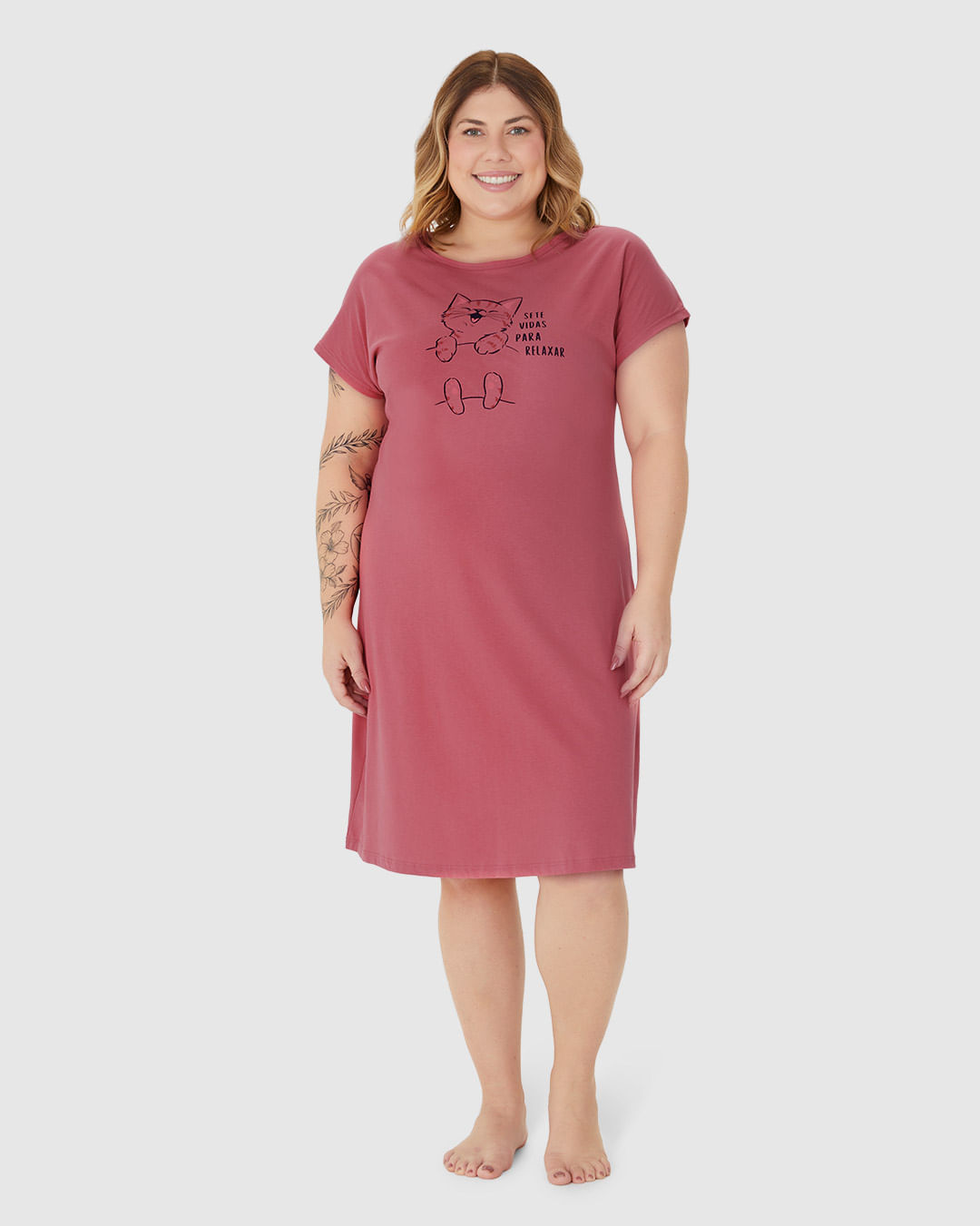 Camisola Feminina Plus Size Estampa Frontal Em Algodão - Imagem 24