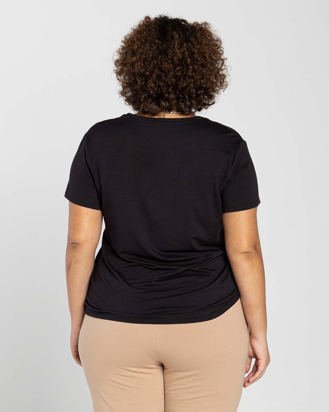 Camiseta Feminina Plus Size Gola U Tecnológica Modal - BASICAMENTE - Imagem 8