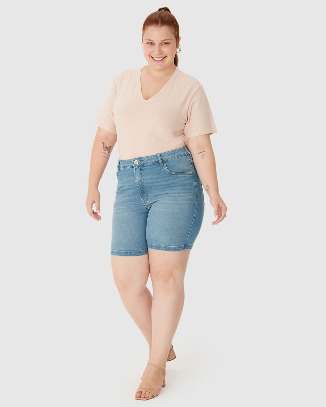 Bermuda Feminina Plus Size Boyfriend Em Jeans Com Elastano - Imagem 26