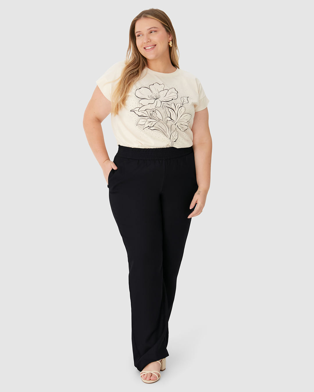 Calça Reta Feminina Plus Size Em Crepe De Viscose - Imagem 6