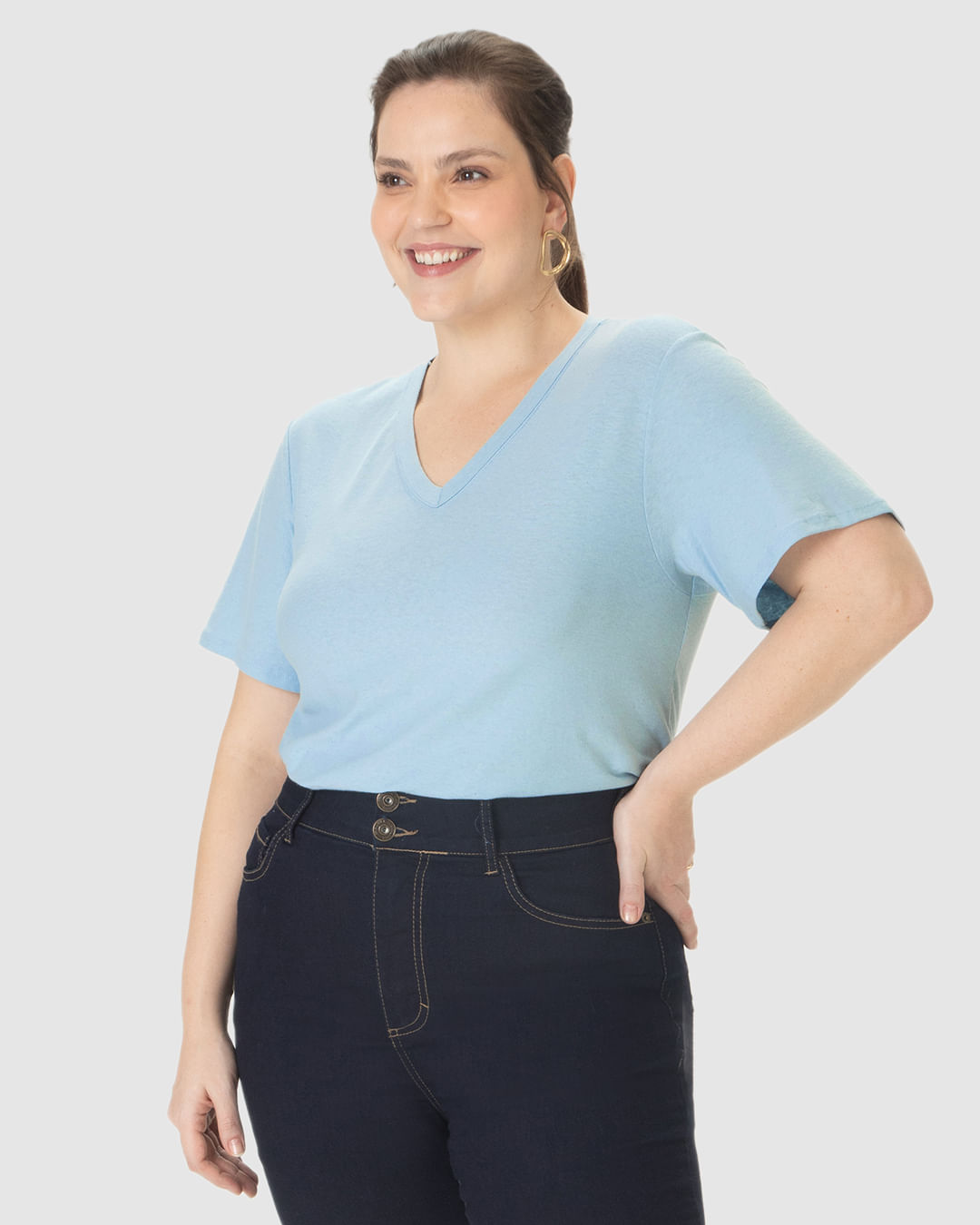 Blusa Básica Feminina Plus Size Decote V Manga Curta Em Malha Linho - Imagem 11
