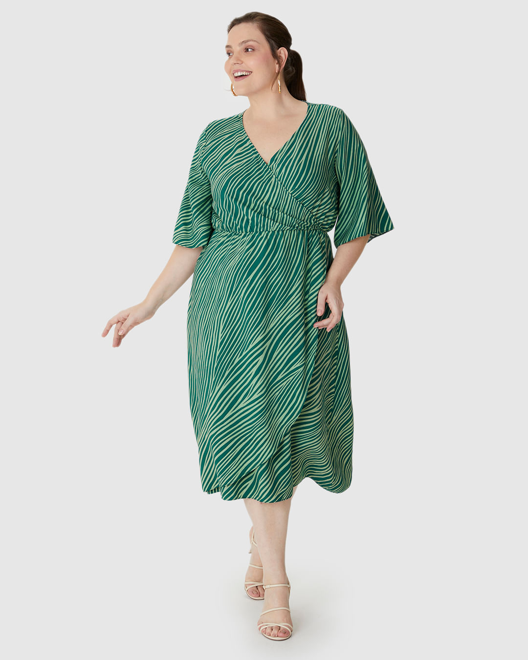 Vestido Feminino Plus Size Reto Transpassado Estampa Abstrata Em Viscose