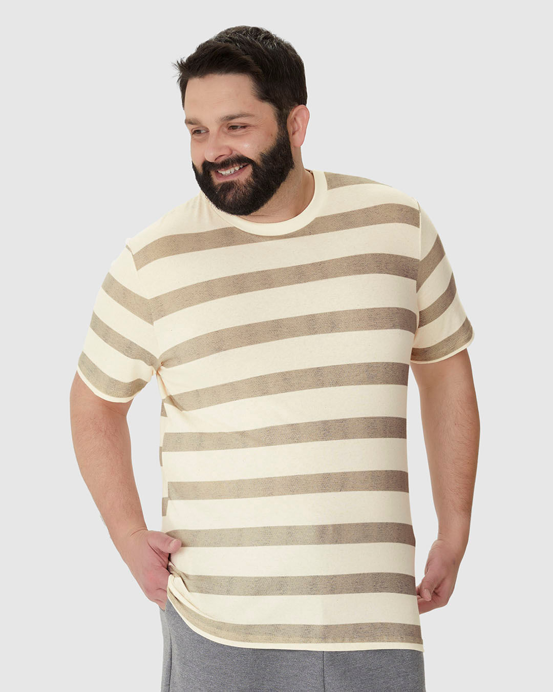 Camiseta Masculina Plus Size Estampa Listrada Em Malha Linho - Imagem 6