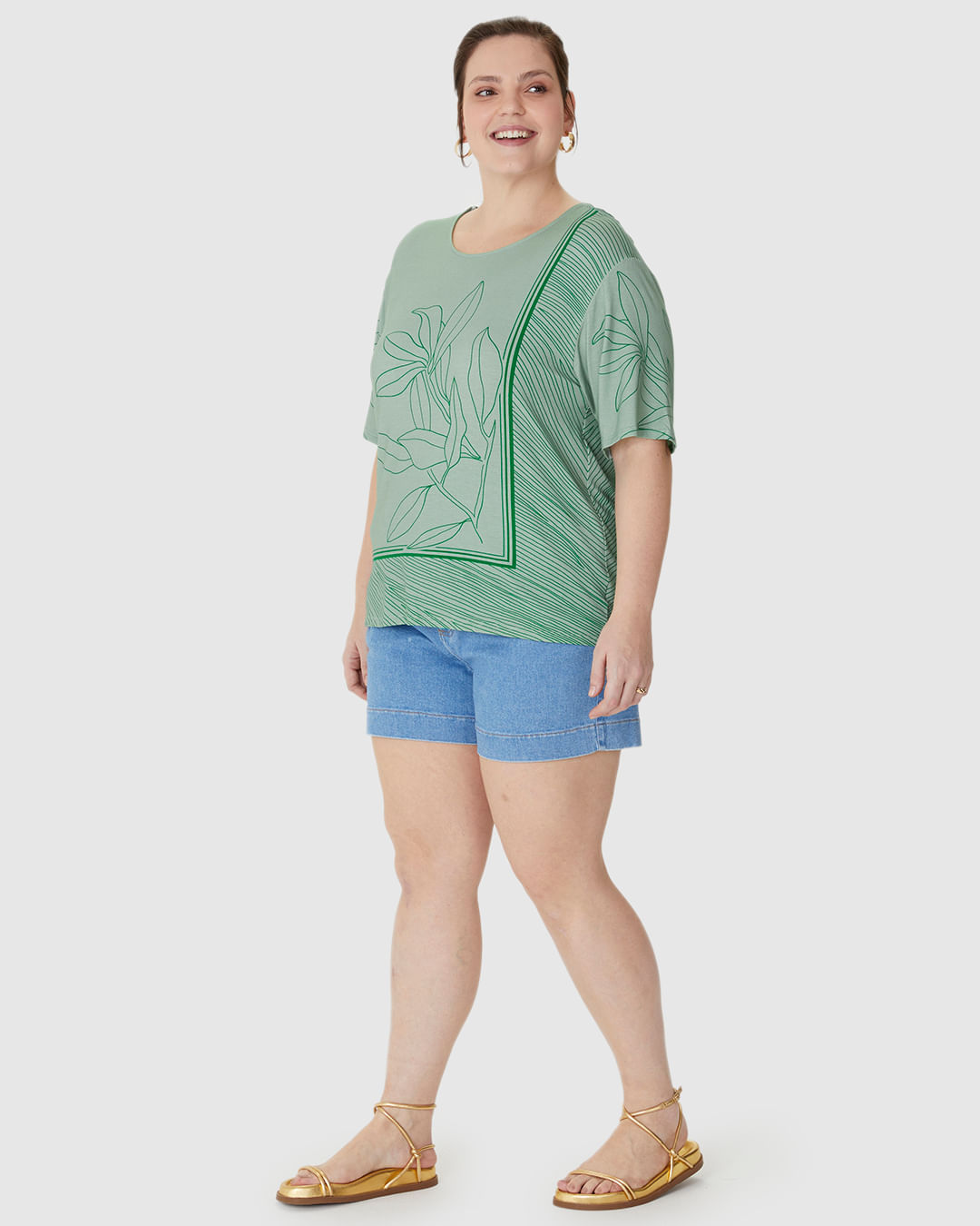 Blusa Feminina Plus Size Ampla Estampa Folhagem Em Viscose Stretch - Imagem 2