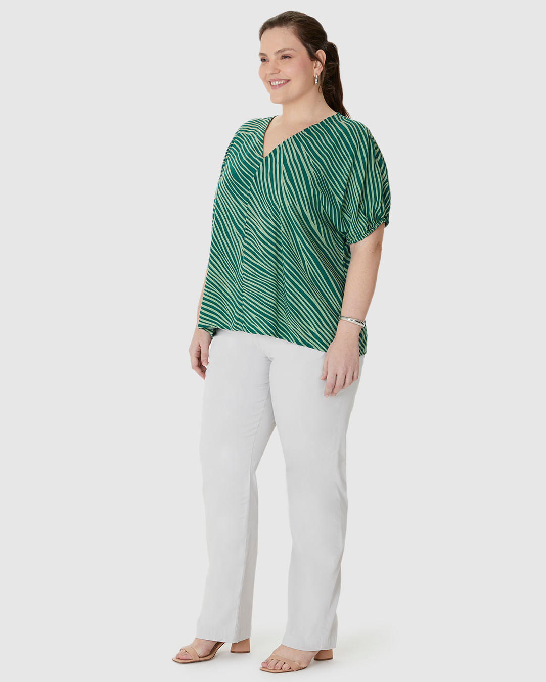 Blusa Feminina Plus Size Mullet Decote V Estampa Abstrata Em Viscose - Imagem 12