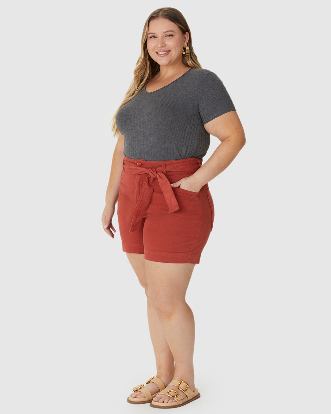 Bermuda Feminina Plus Size Mom Com Cinto Faixa Em Sarja Com Elastano - Imagem 27
