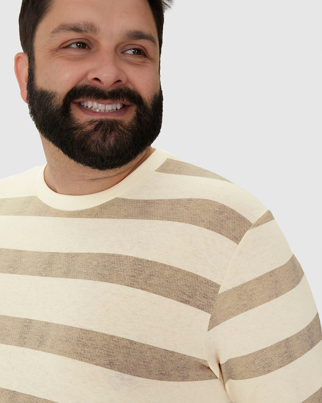 Camiseta Masculina Plus Size Estampa Listrada Em Malha Linho - Imagem 8