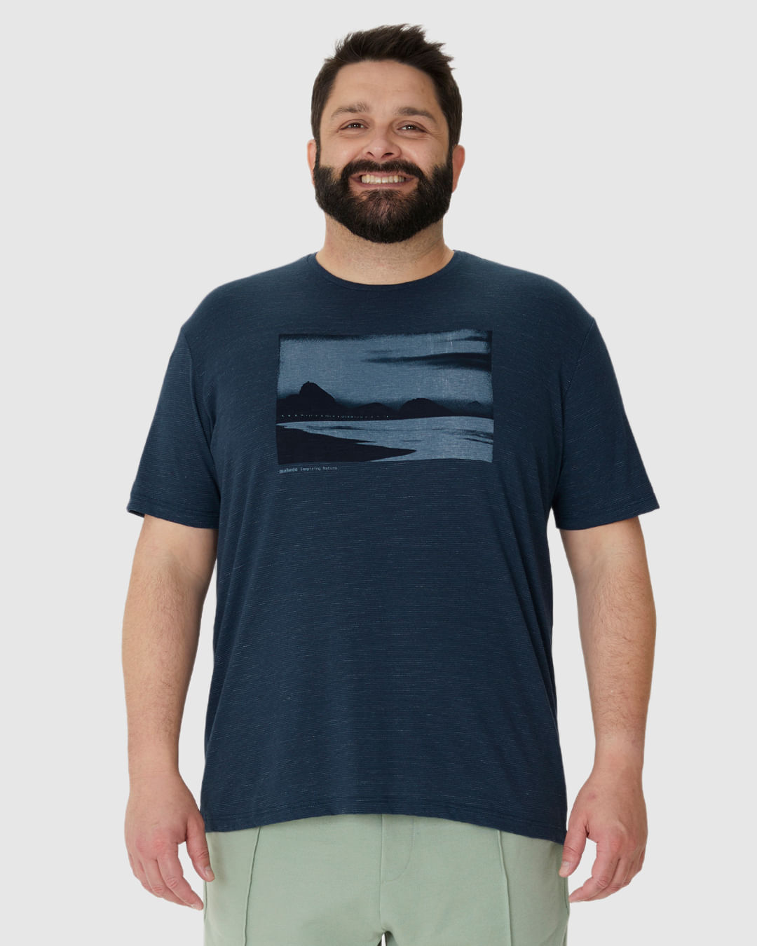 Camiseta Masculina Plus Size Estampa Frontal Em Malha Listrada Eco - Imagem 4