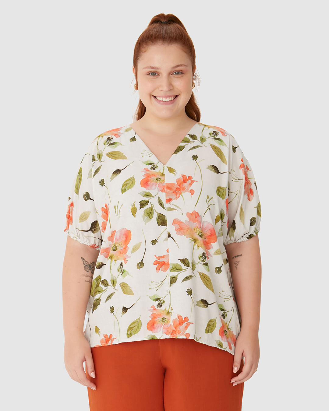 Blusa Feminina Plus Size Mullet Decote V Estampa Floral Em Viscose - Imagem 14