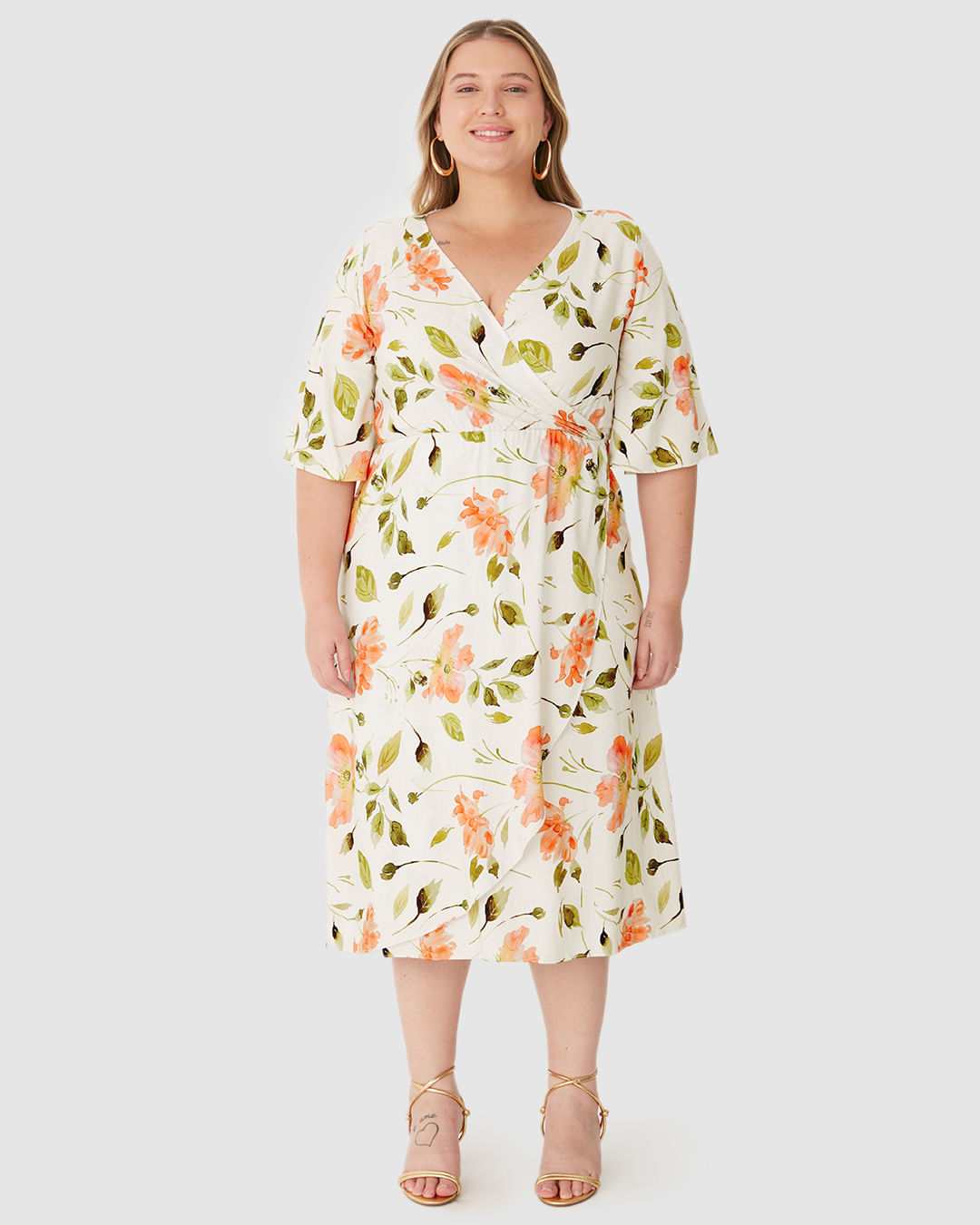 Vestido Feminino Plus Size Reto Transpassado Estampa Floral Em Viscose - Imagem 9