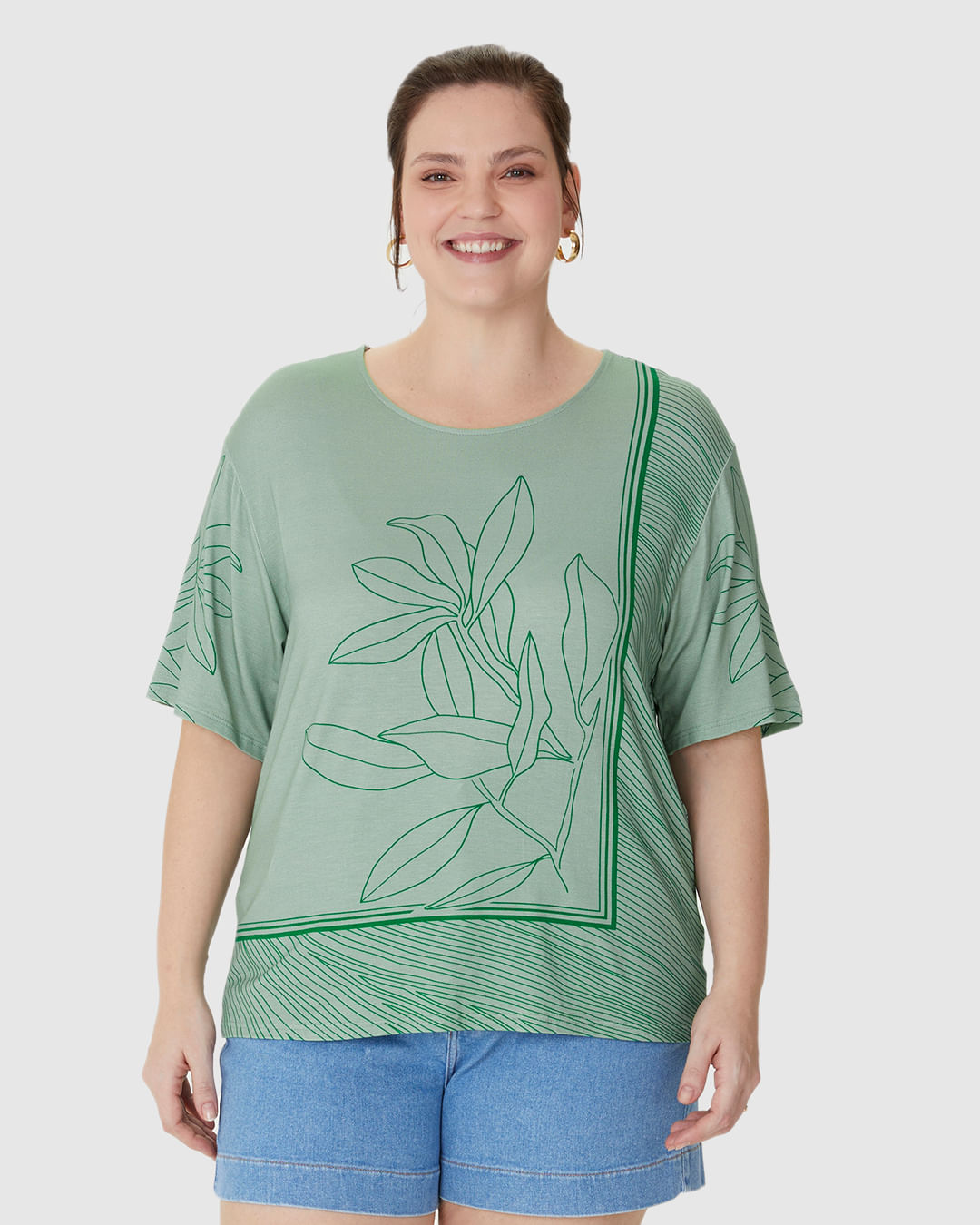 Blusa Feminina Plus Size Ampla Estampa Folhagem Em Viscose Stretch - Imagem 17