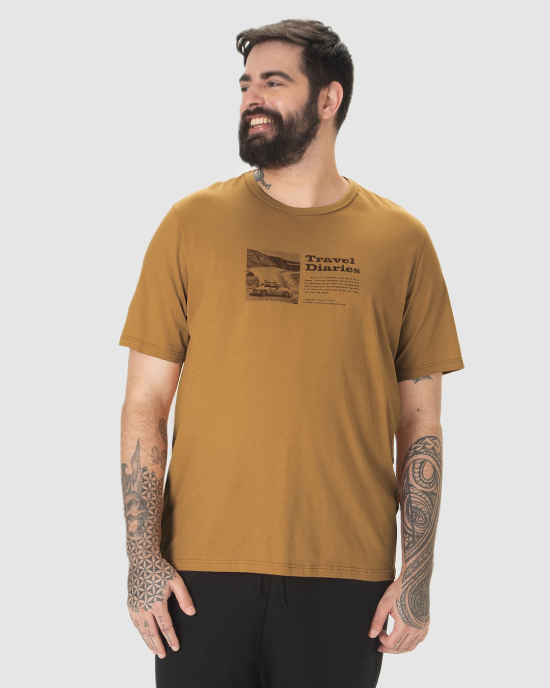 Camiseta Masculina Plus Size Travel Diaries Em Algodão - Imagem 11