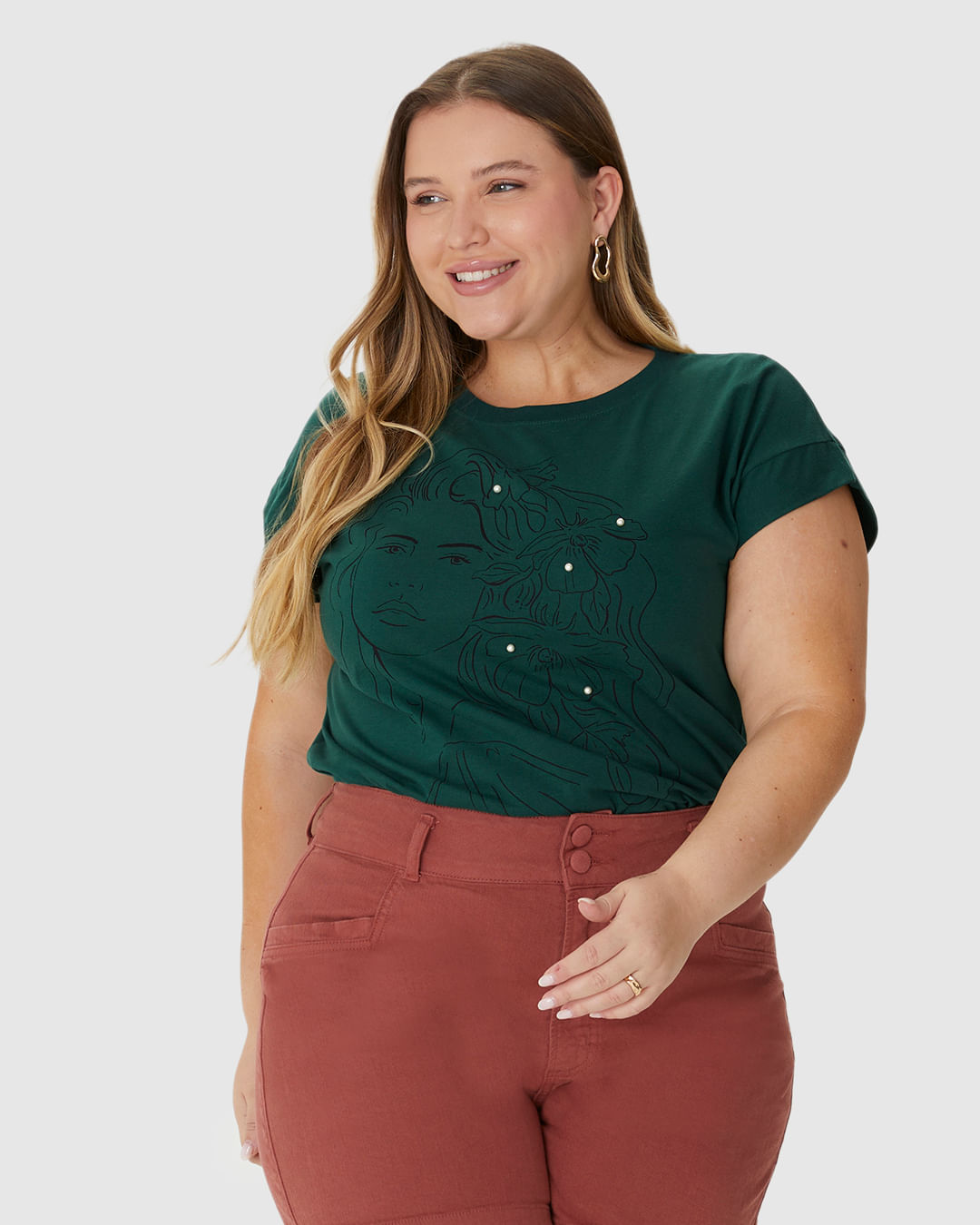 Blusa Feminina Plus Size Estampa Frontal Com Pérolas Em Algodão - Imagem 16