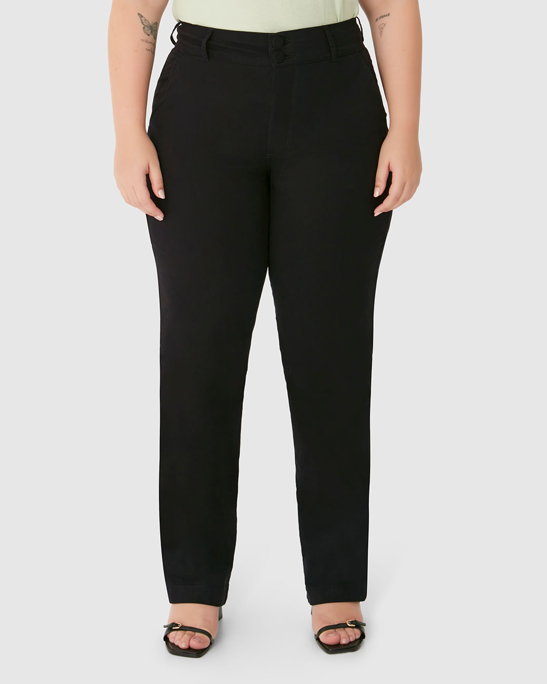 Calça Feminina Plus Size Alfaiataria Cintura Média Em Sarja Com Elastano - Imagem 24