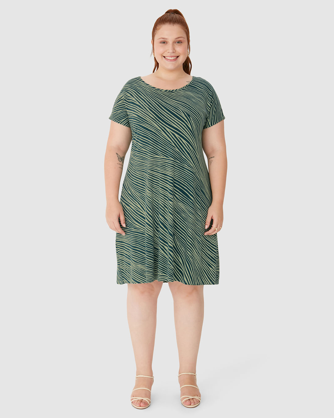 Vestido Feminino Plus Size Evasê Estampa Abstrata Em Viscose Stretch - Imagem 9