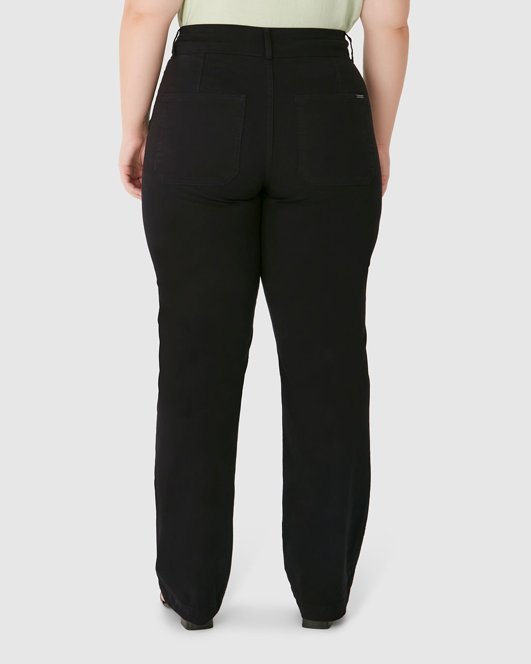 Calça Feminina Plus Size Alfaiataria Cintura Média Em Sarja Com Elastano - Imagem 30