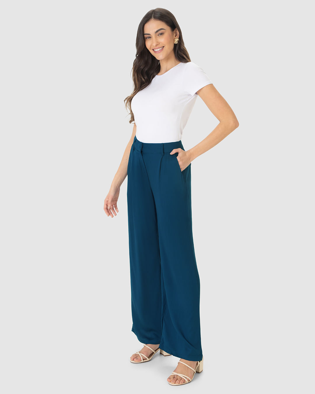 Calça Reta Feminina Bolso Faca Em Viscose Sarjada