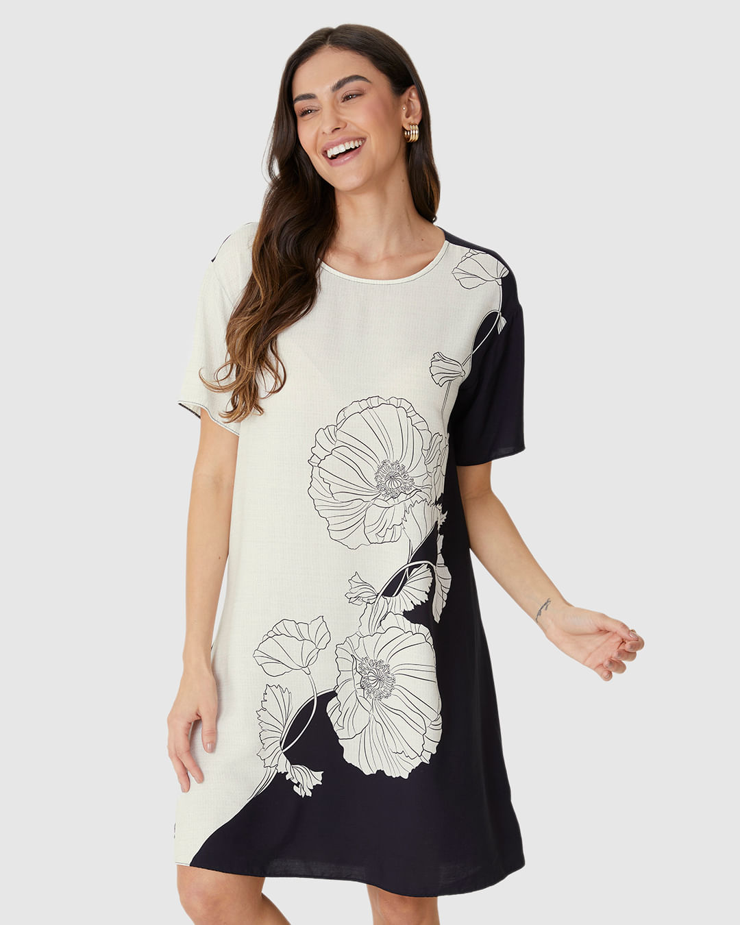 Vestido Feminino Reto Estampado Manga Curta Em Viscose