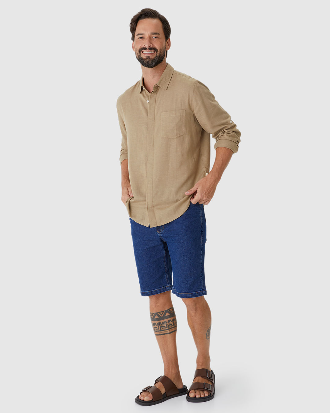 Bermuda Masculina Slim Etiqueta Decorativa em Jeans com Elastano