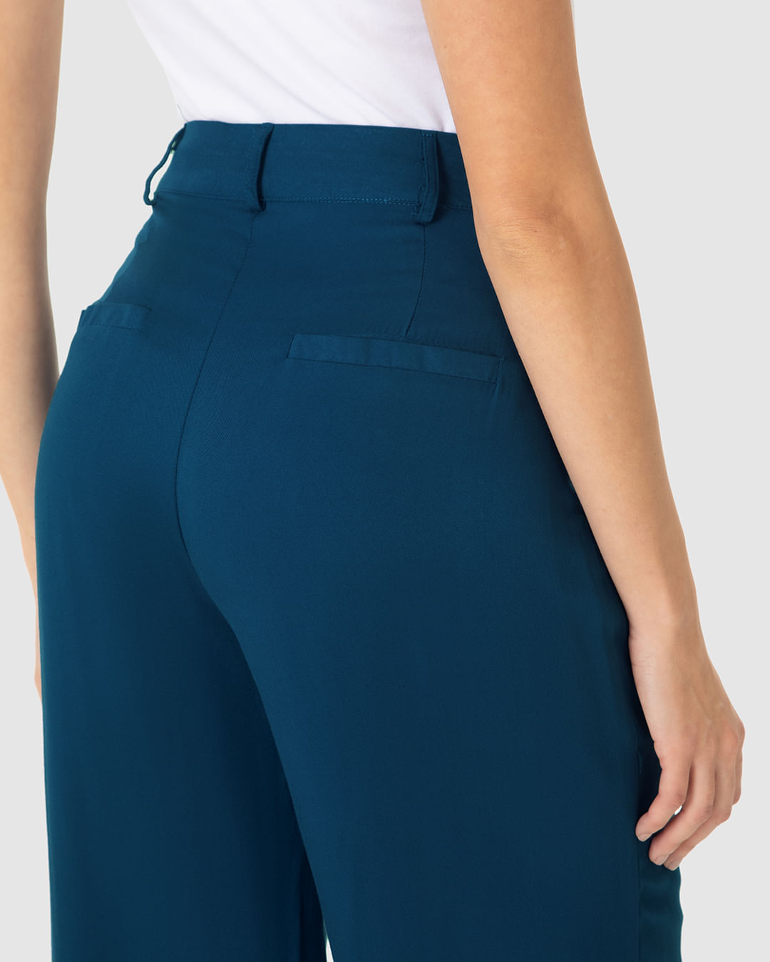 Calça Reta Feminina Bolso Faca Em Viscose Sarjada - Imagem 4